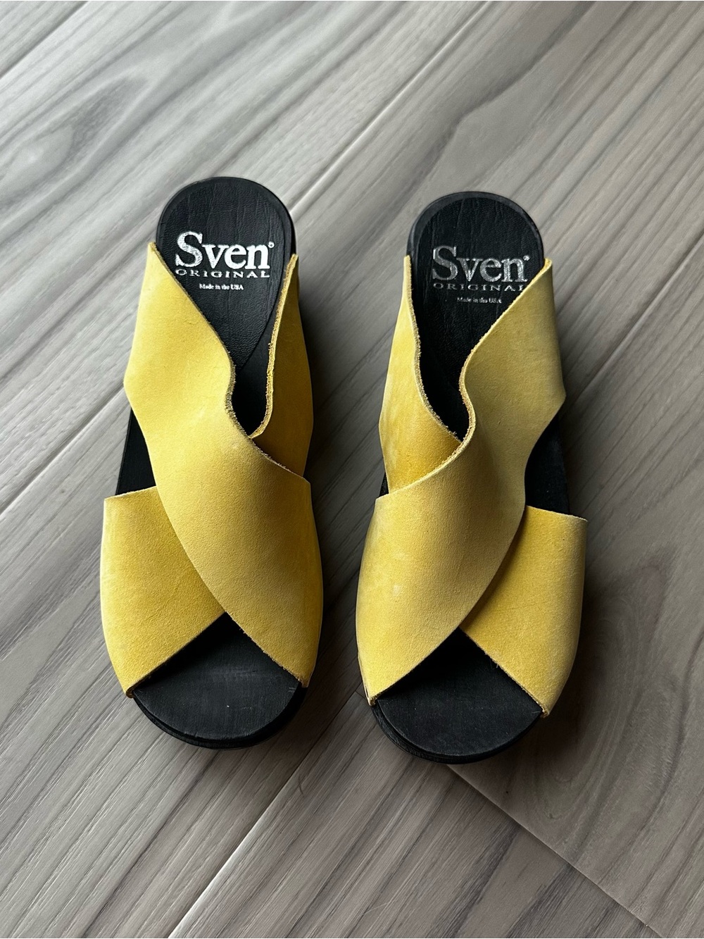 SVEN Criss Cross Clog Sandals